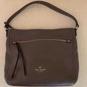 Medium zippered satchel in pebble leather
